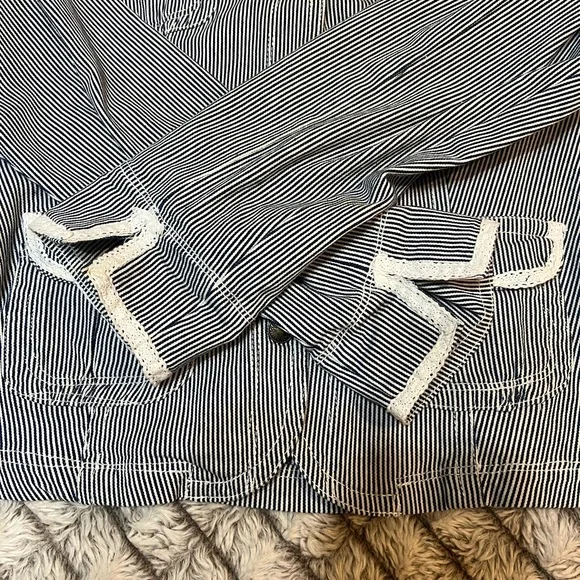 EUC Striped Soft  Denim Jacket w Lace Detail - Picture 11 of 12